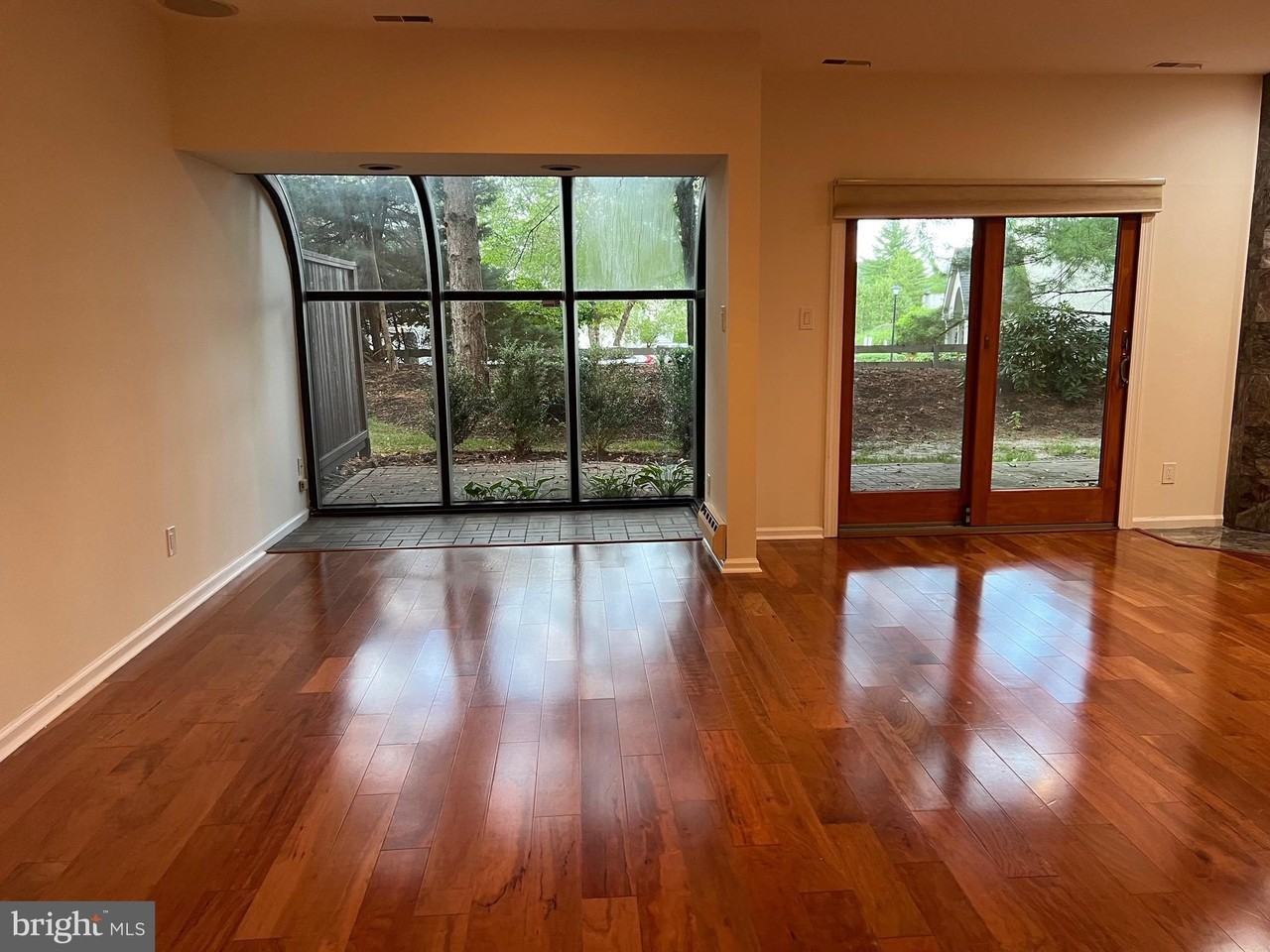 1710 Chanticleer - Photo 7 of 28