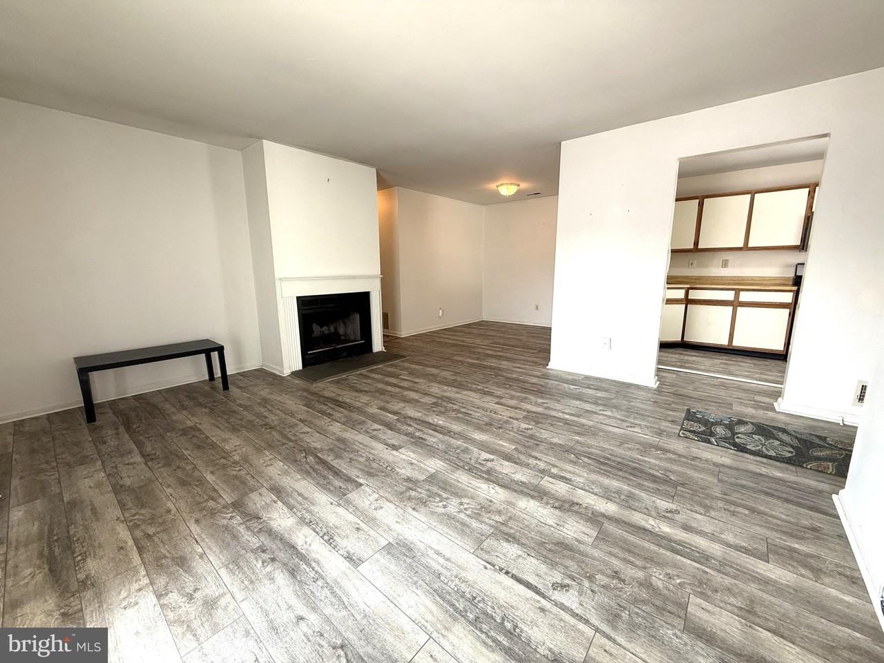 607 Covington Ct - Photo 4 of 11