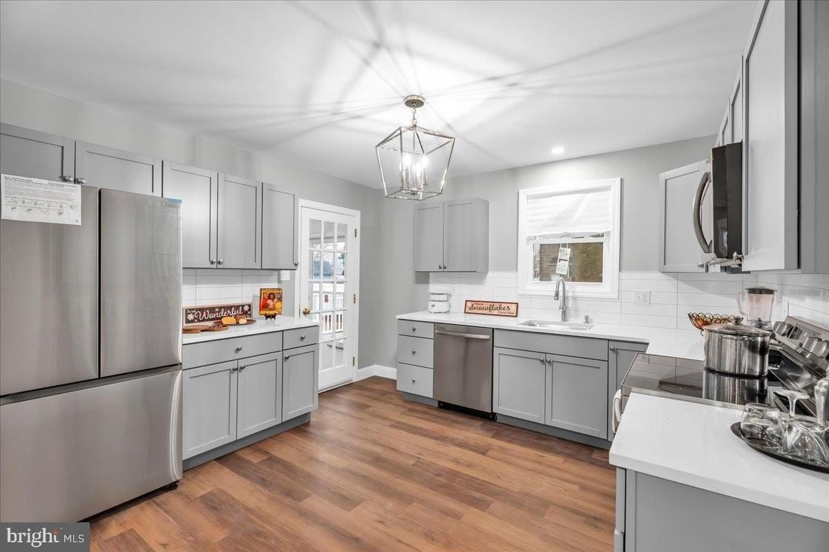 1415 Lincoln Ave - Photo 7 of 24