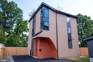 featured image of 37 Oakland St