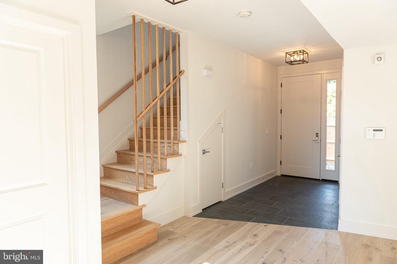 37 Oakland St - Photo 2 of 14