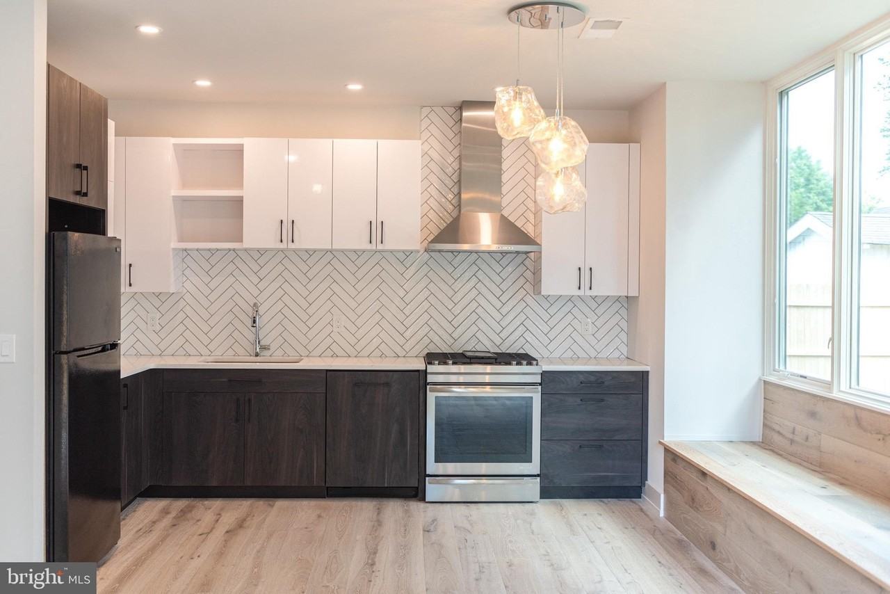 37 Oakland St - Photo 3 of 14