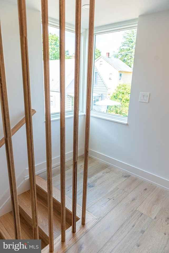 37 Oakland St - Photo 7 of 14