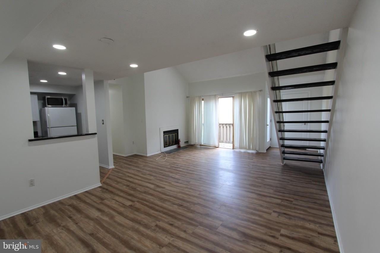 912 Aspen Dr - Photo 4 of 16