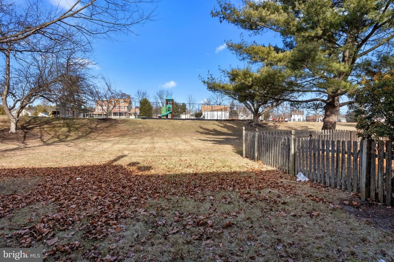 562 Atwood Ct - Photo 5 of 28