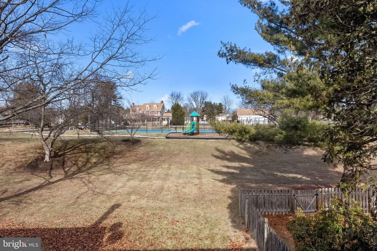 562 Atwood Ct - Photo 6 of 28