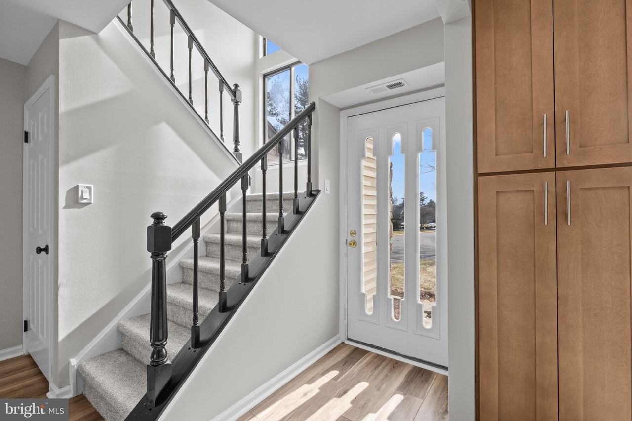 562 Atwood Ct - Photo 7 of 28