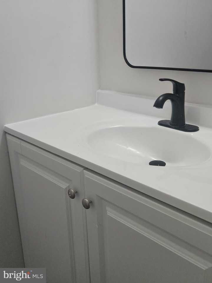 1716 Julie Ct - Photo 5 of 16