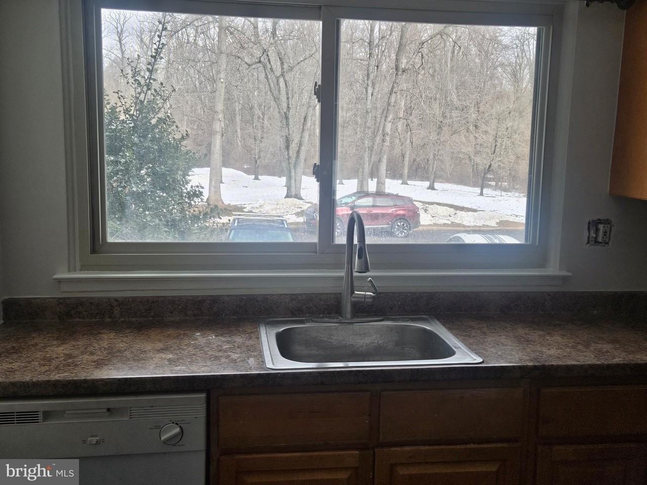 1716 Julie Ct - Photo 6 of 16