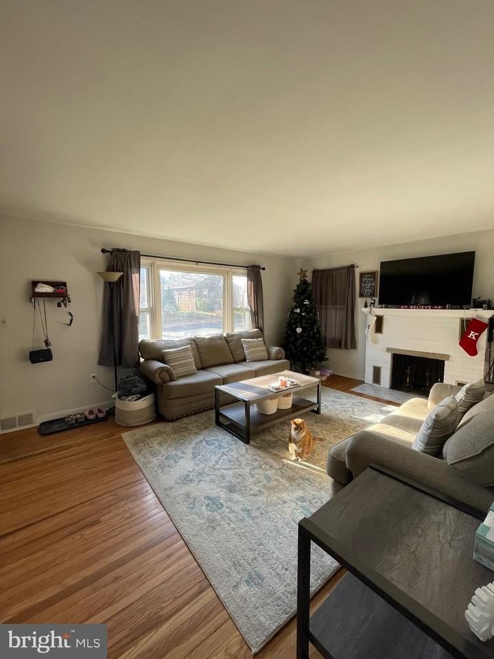 2914 Harvard Ave - Photo 3 of 18