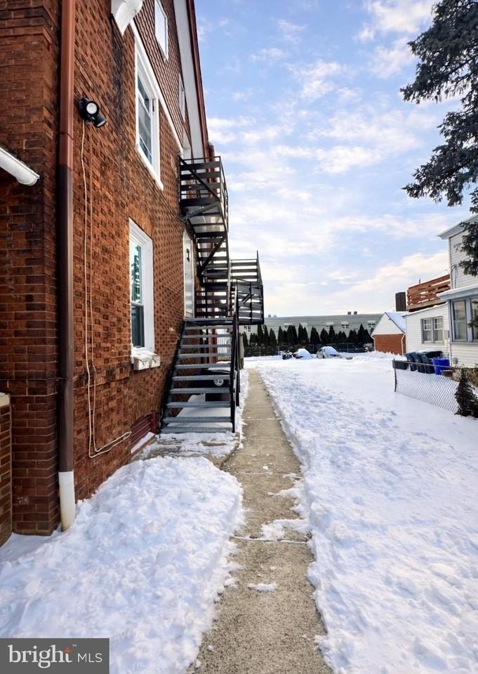 125 E 4th Ave Apt 2 #2 - Photo 2 of 23