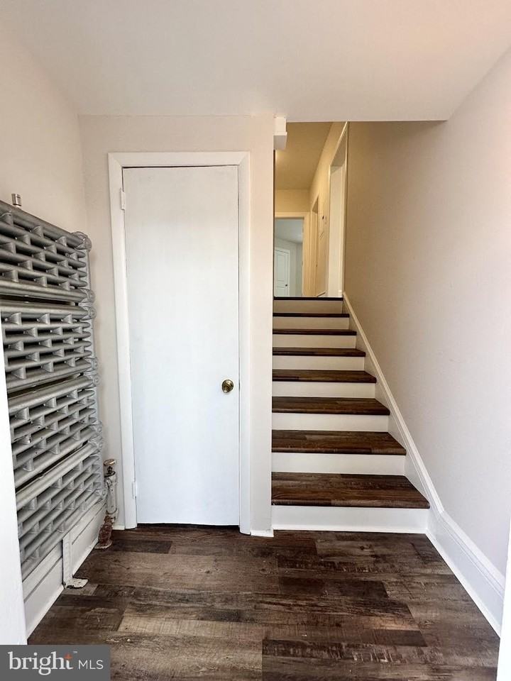 125 E 4th Ave Apt 2 #2 - Photo 4 of 23