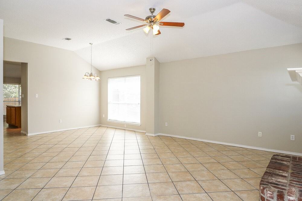 2824 Bent Brook Dr - Photo 2 of 15