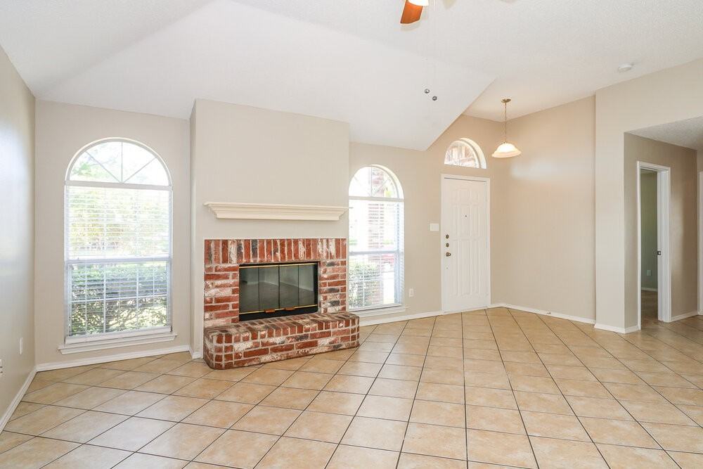 2824 Bent Brook Dr - Photo 3 of 15