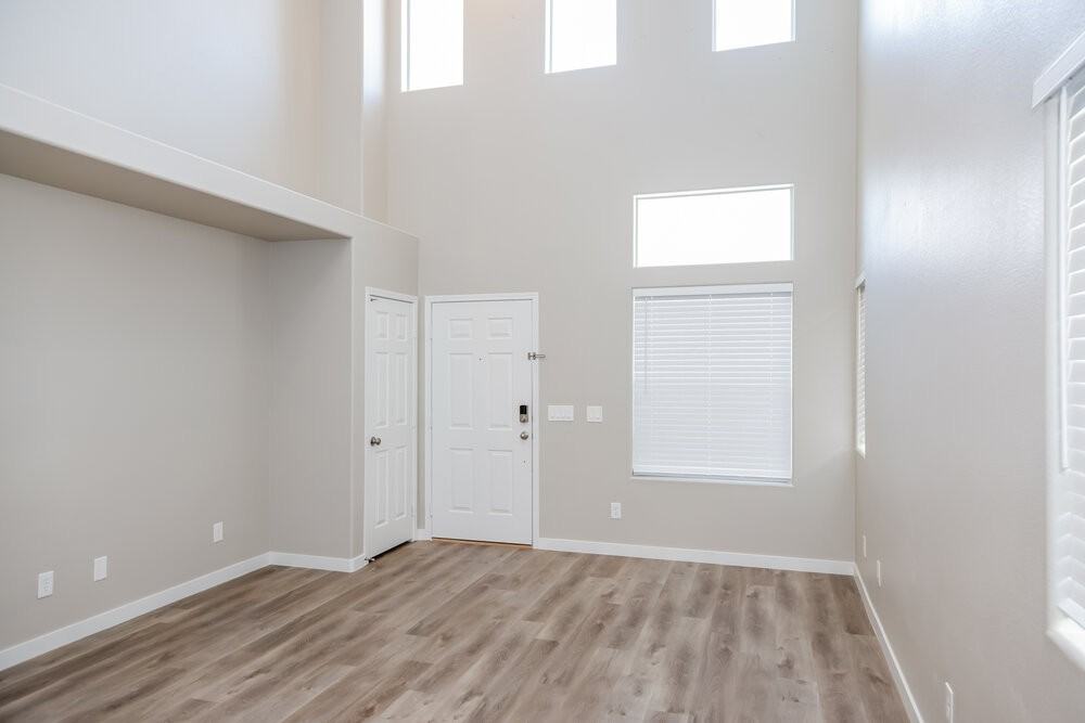 7875 Windhamridge Dr - Photo 5 of 17