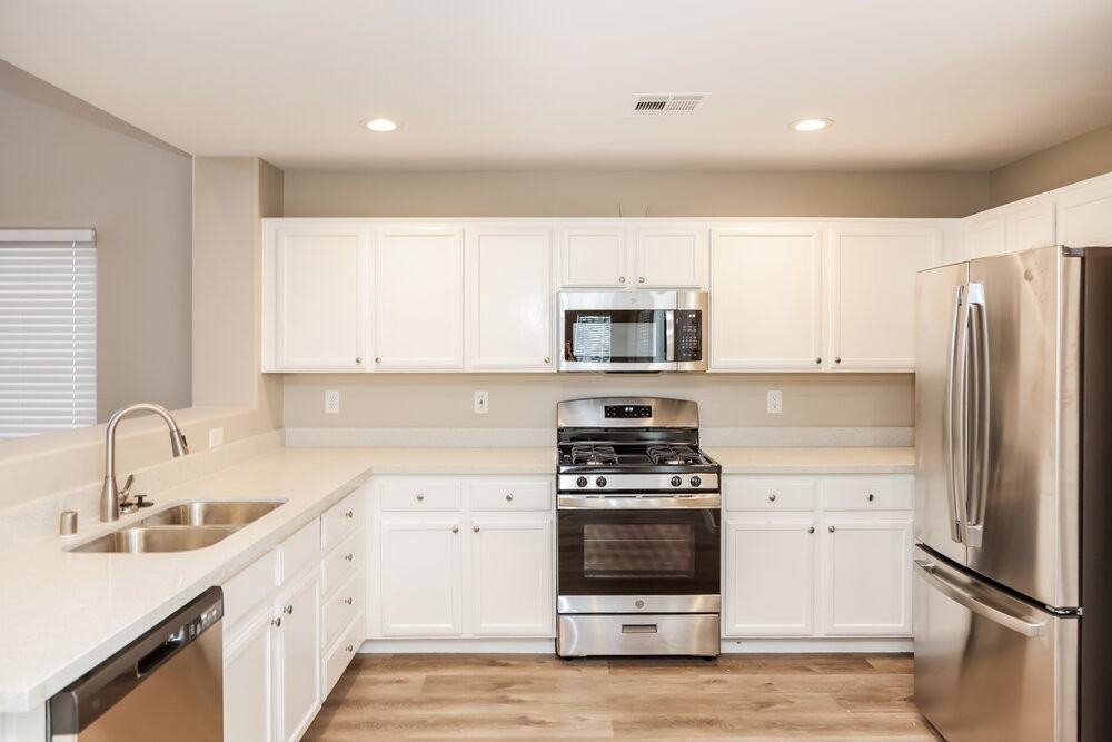 7875 Windhamridge Dr - Photo 6 of 17