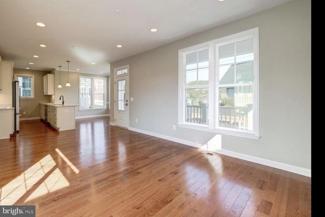 1020 Railroad Ave Unit 5 #5 - Photo 3 of 28