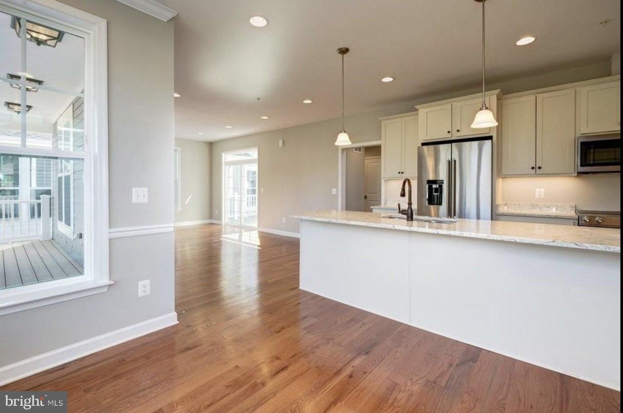 1020 Railroad Ave Unit 5 #5 - Photo 4 of 28