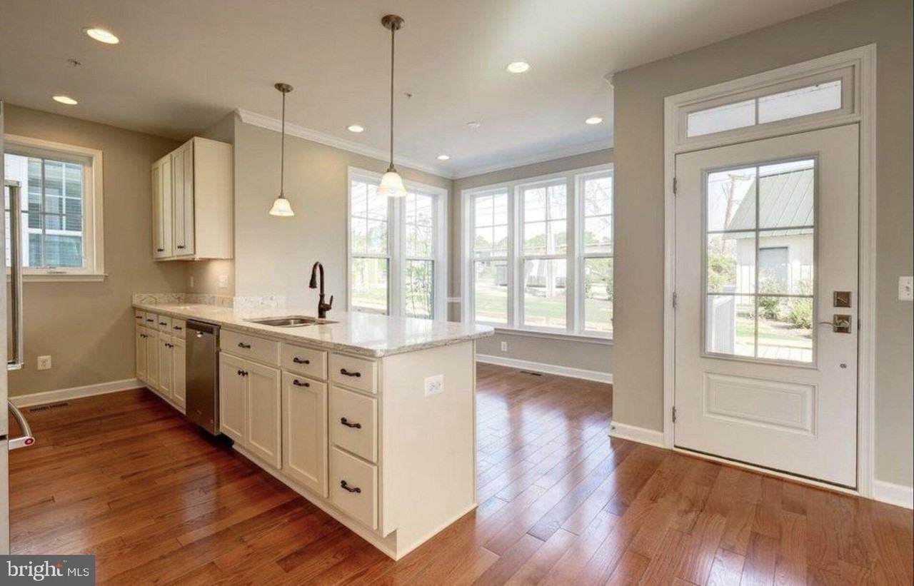 1020 Railroad Ave Unit 5 #5 - Photo 6 of 28