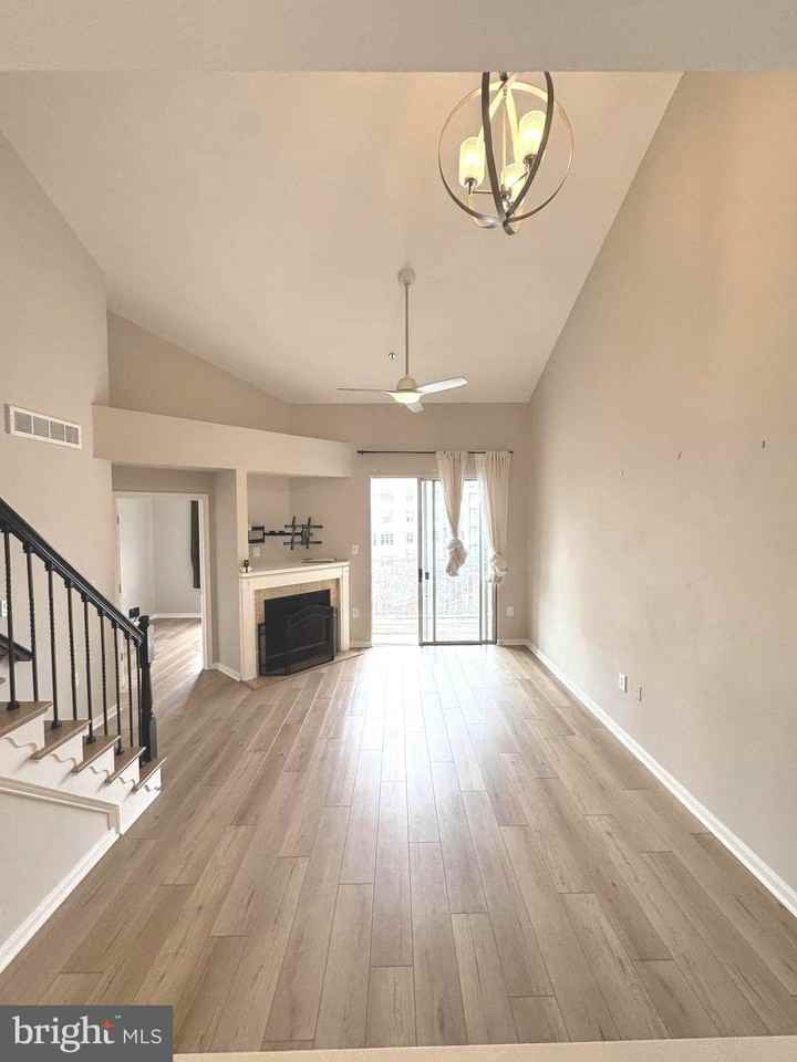 1641 International Dr Unit 418 #418 - Photo 5 of 34