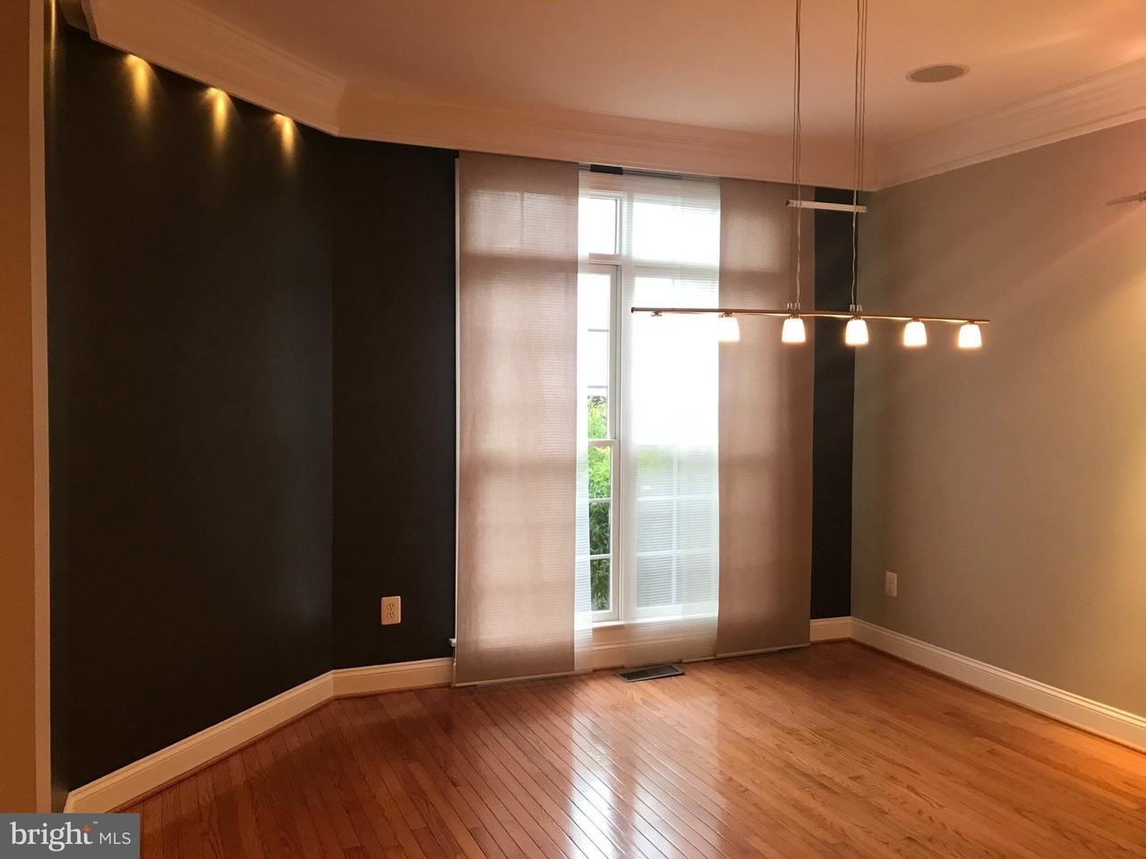 1406 Ingleside Ave - Photo 4 of 39