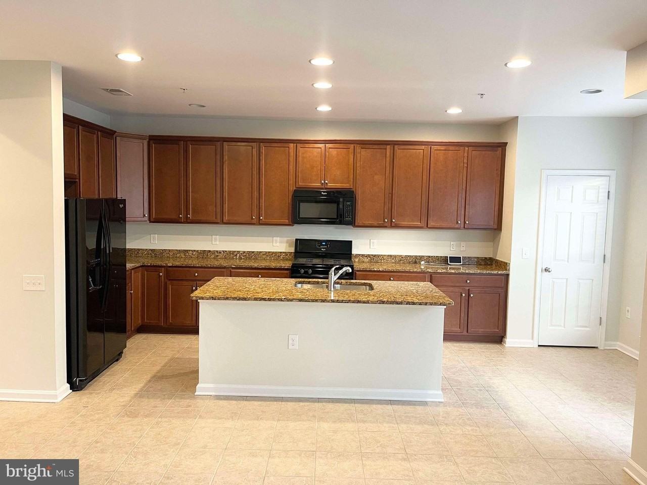 42775 Keiller Ter - Photo 7 of 18