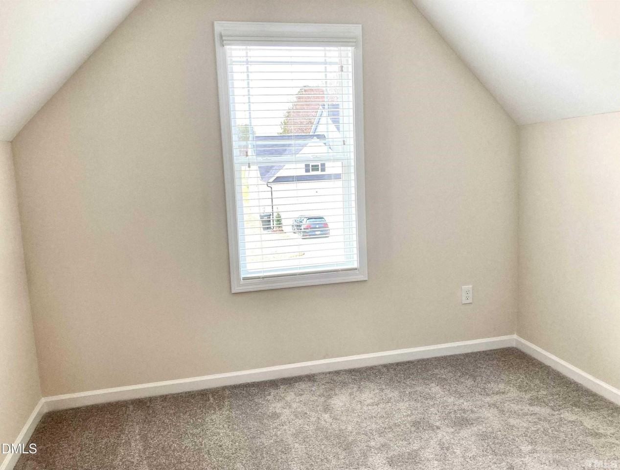 22 Davinci Dr - Photo 4 of 20