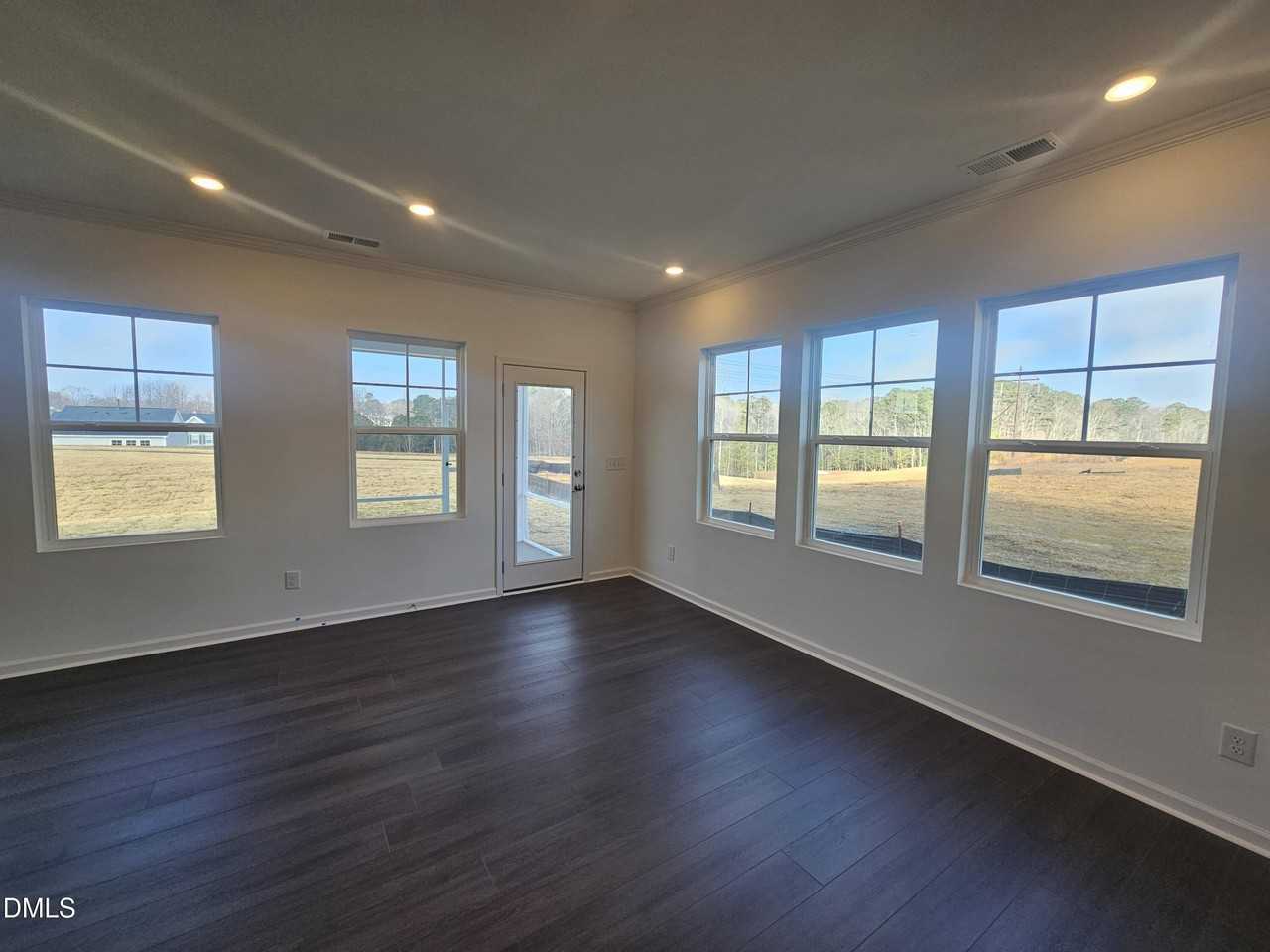 945 Glowing Star Lane - Photo 6 of 23