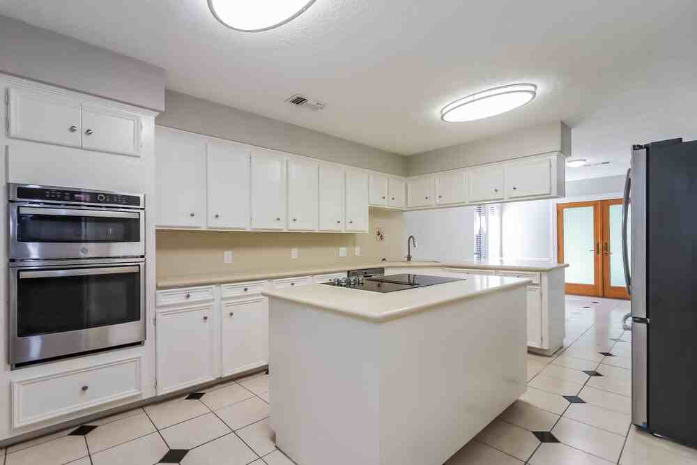 928 Victoria Dr - Photo 7 of 16