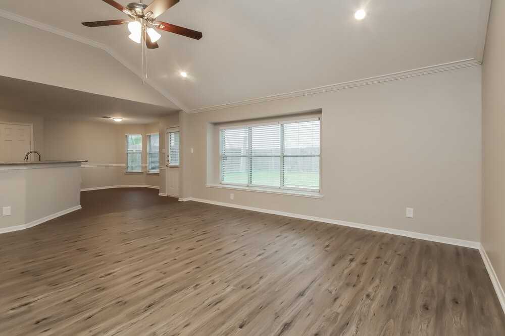 302 Cedar Branch Dr - Photo 5 of 16