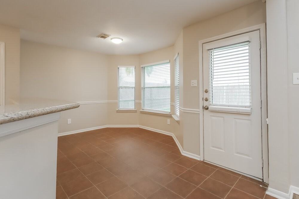 302 Cedar Branch Dr - Photo 7 of 16