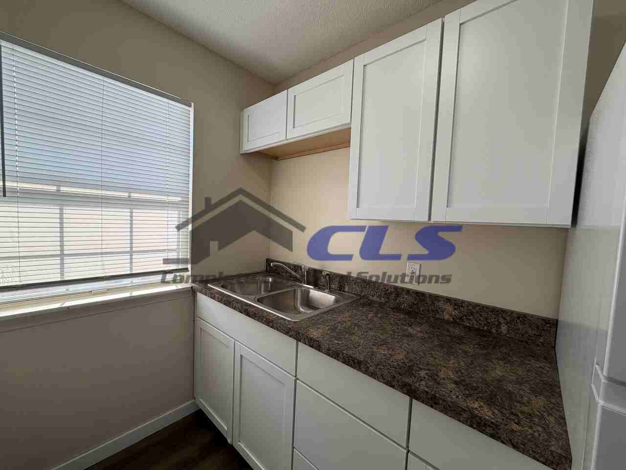 820 Poplar Street - Photo 3 of 6