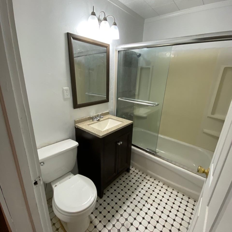 800 Noland - Photo 7 of 23