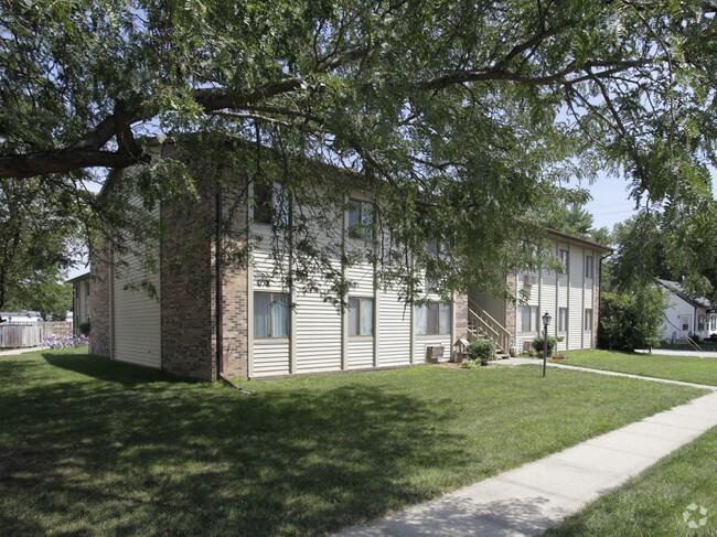 Eaglewood Court Apartments - Photo 7 of 7