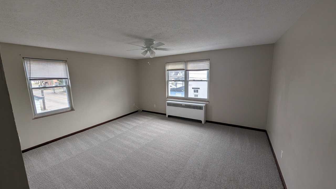 302 West Vine Street - Photo 4 of 10