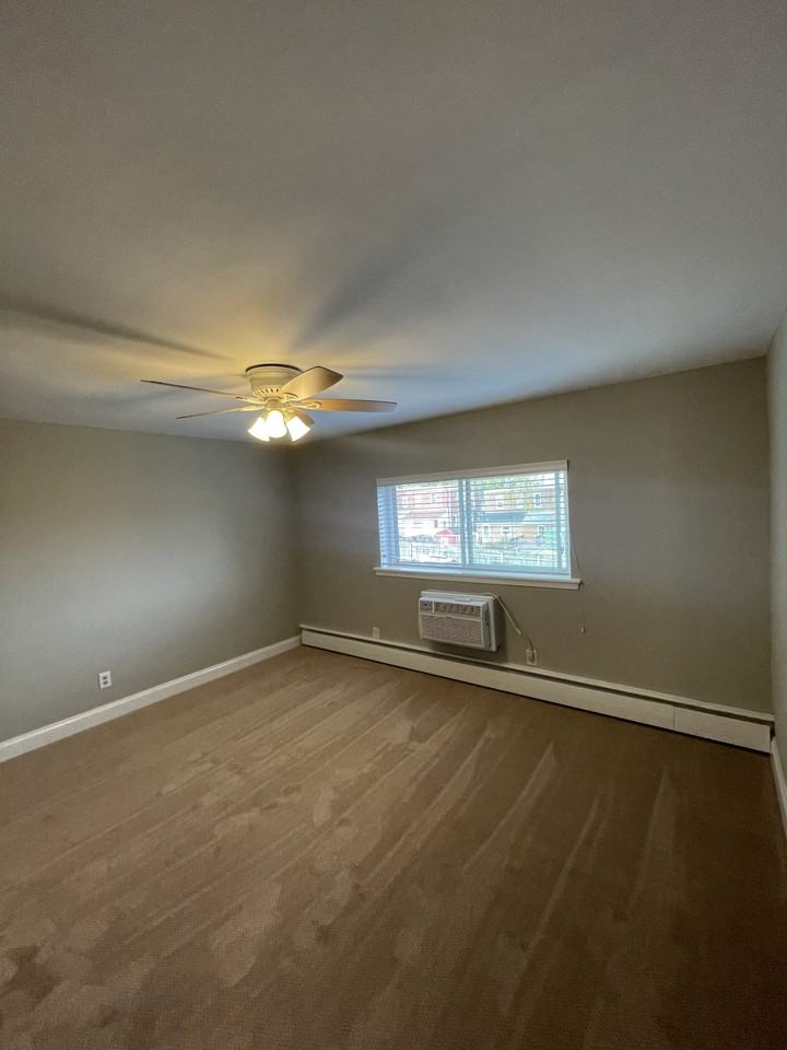 Marimont Apartments - Photo 3 of 9