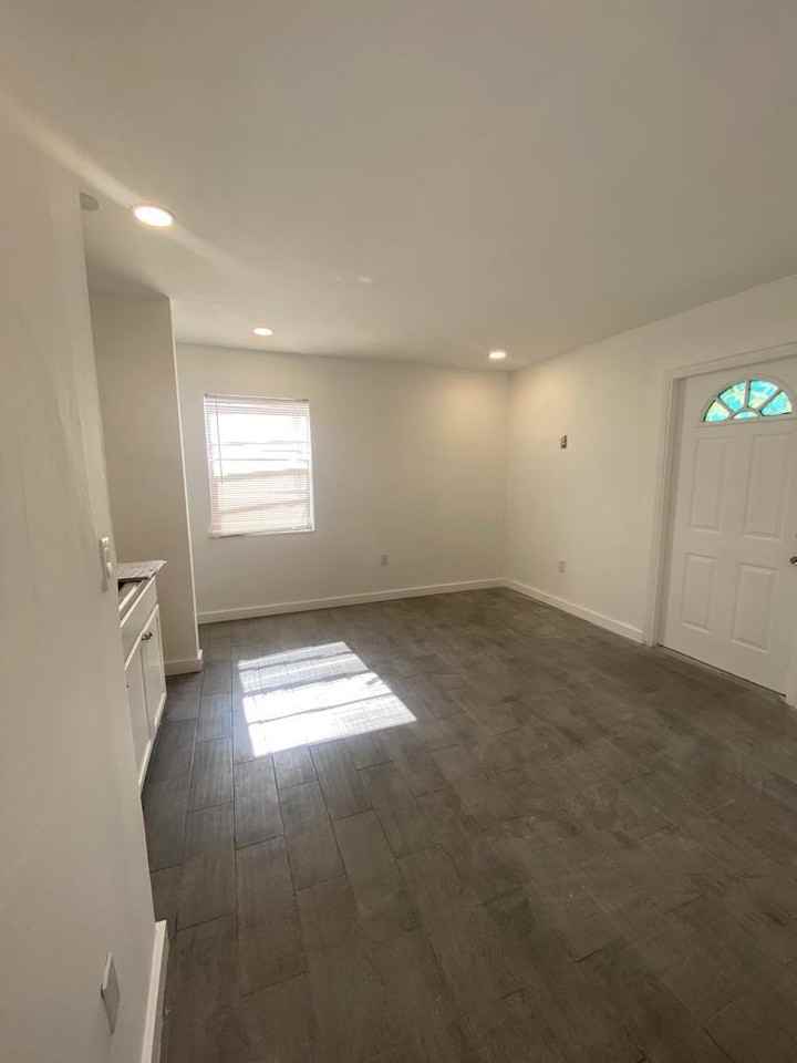14280 Northeast 6th Avenue - Photo 2 of 11