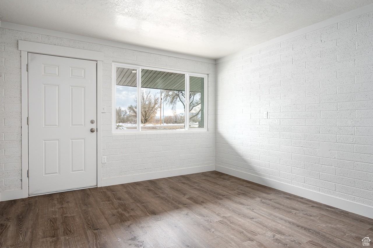 1180 Cove View Road - Photo 4 of 15