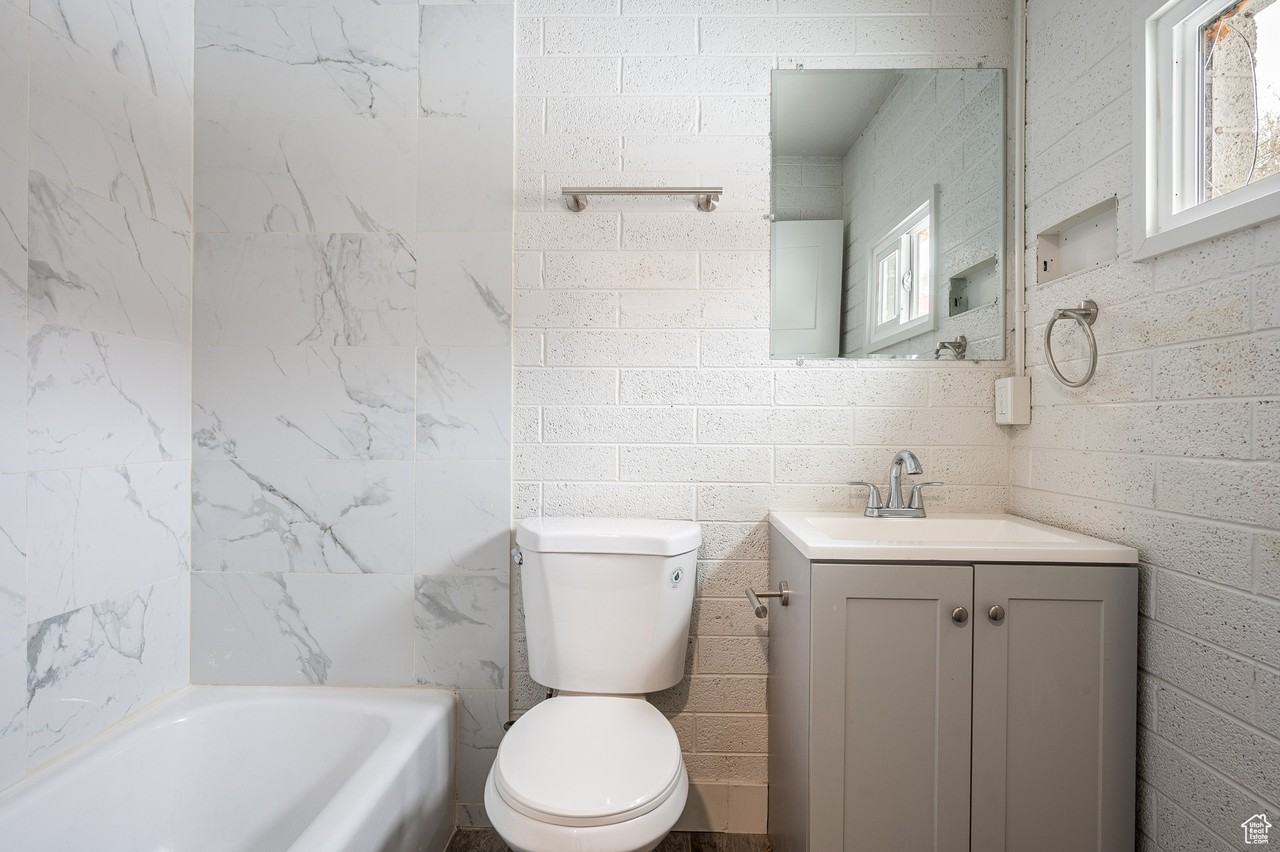 1180 Cove View Road - Photo 6 of 15