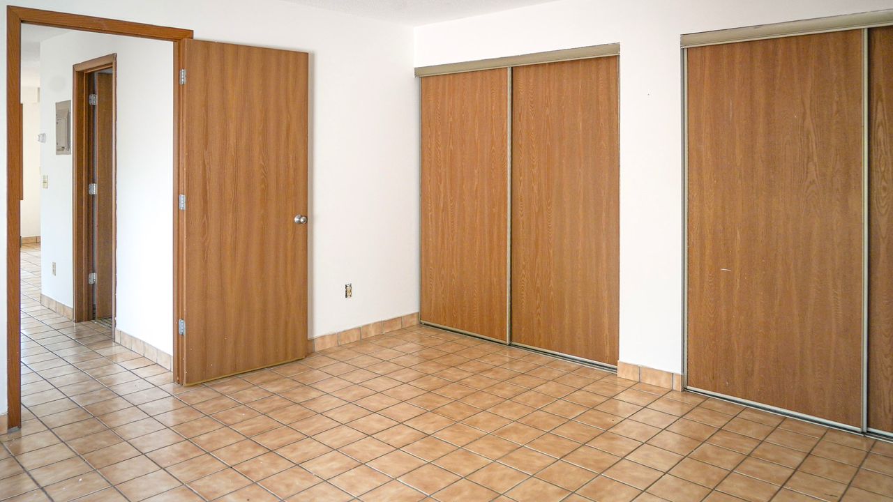 1053 Cromwell Avenue - Photo 2 of 13