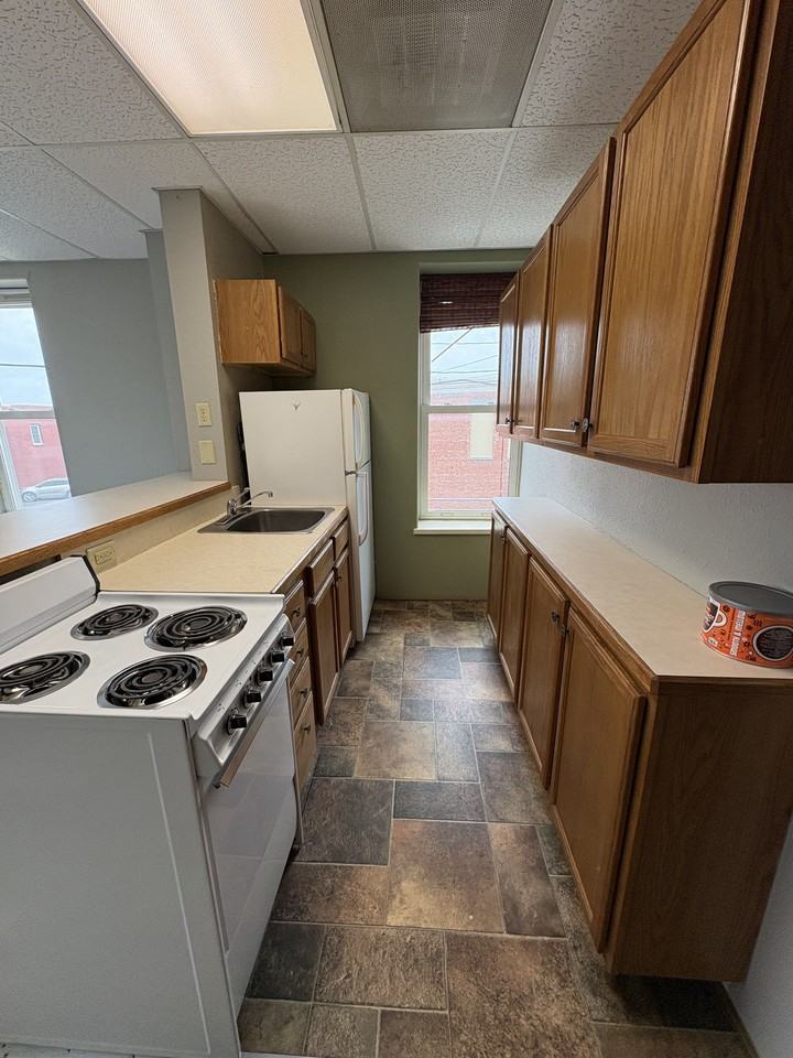 216 W Central Ave 2-4 - Photo 3 of 5