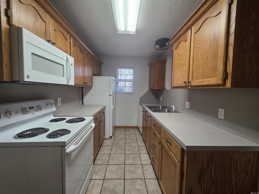 1607 West Center Street - Photo 3 of 12