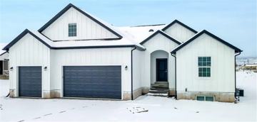 featured image of 239 N Center St