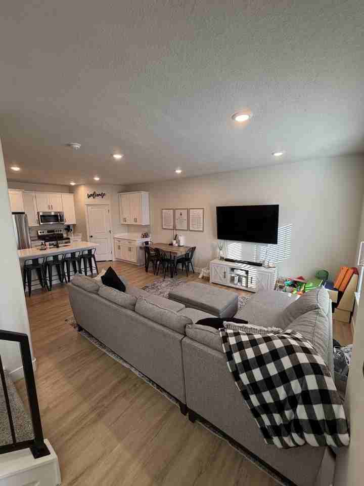 1162 Nw - Photo 3 of 21