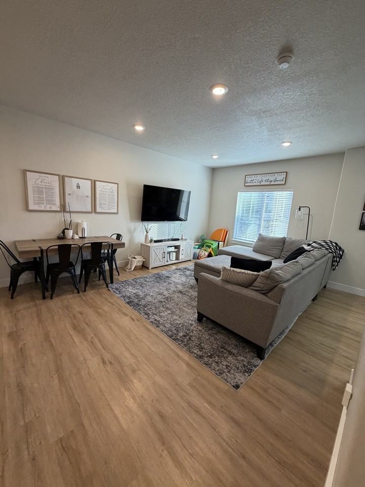 1162 Nw - Photo 4 of 21