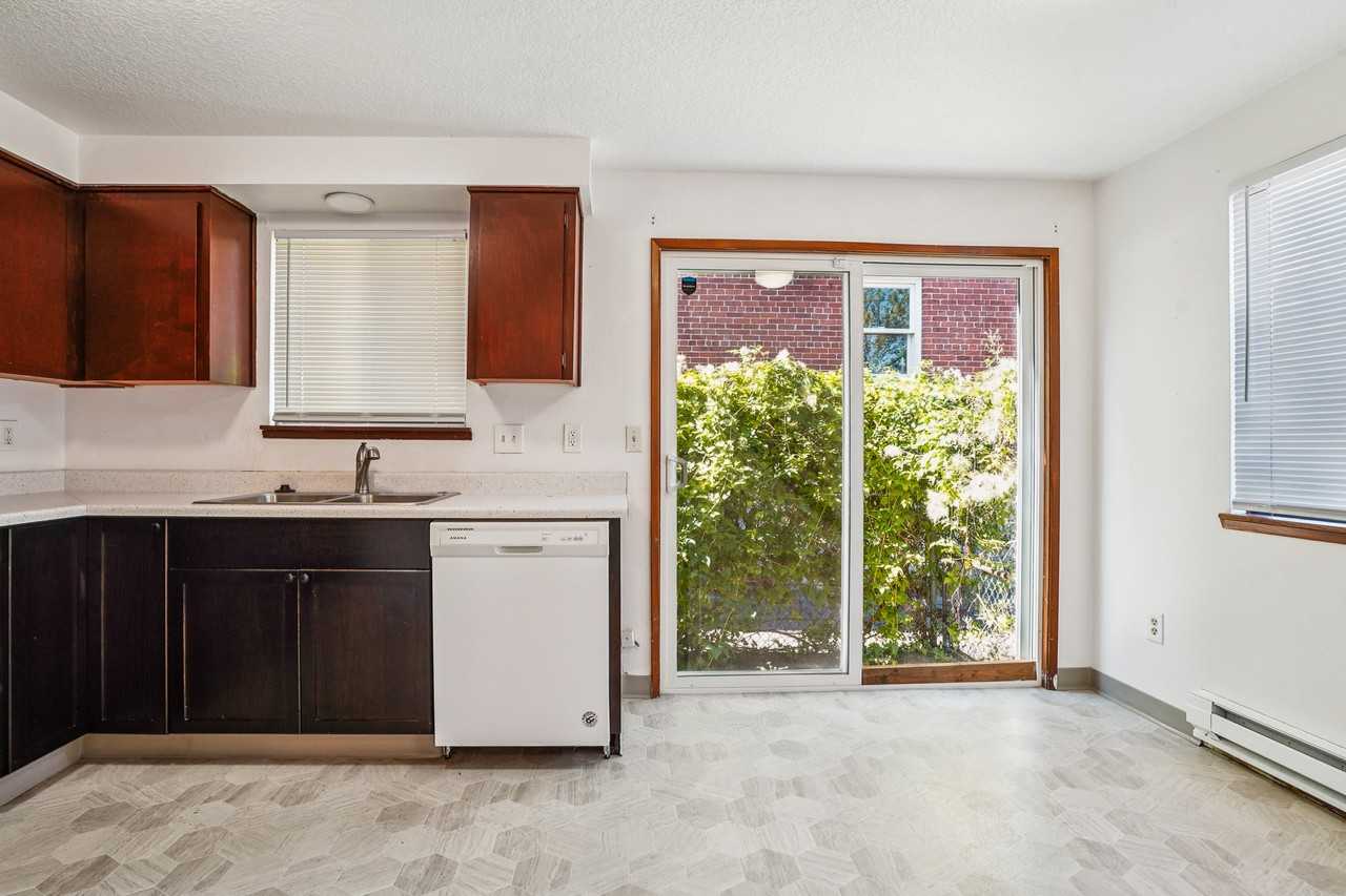 6444 Southeast Holgate Boulevard - Photo 2 of 19