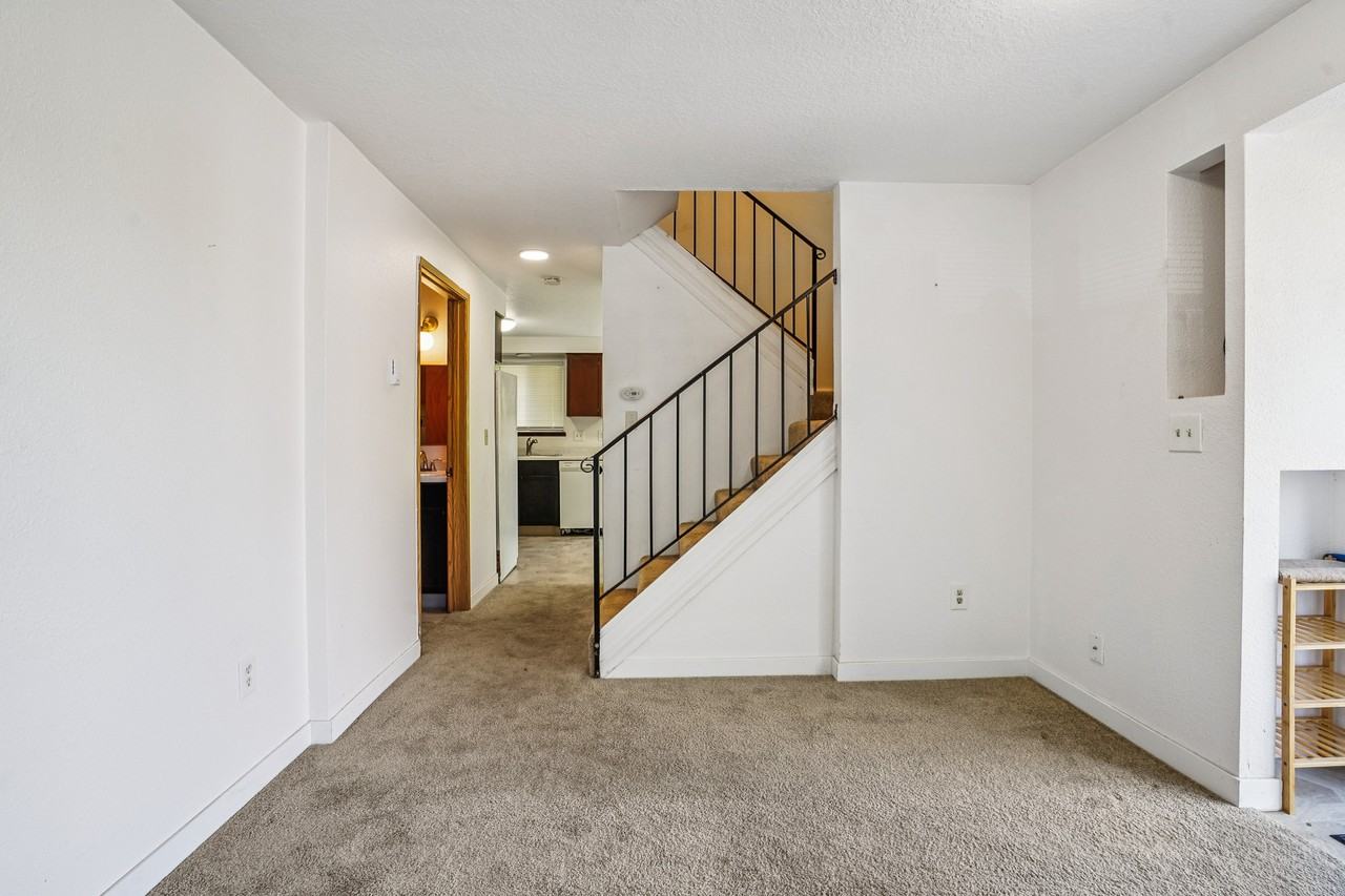 6444 Southeast Holgate Boulevard - Photo 3 of 19