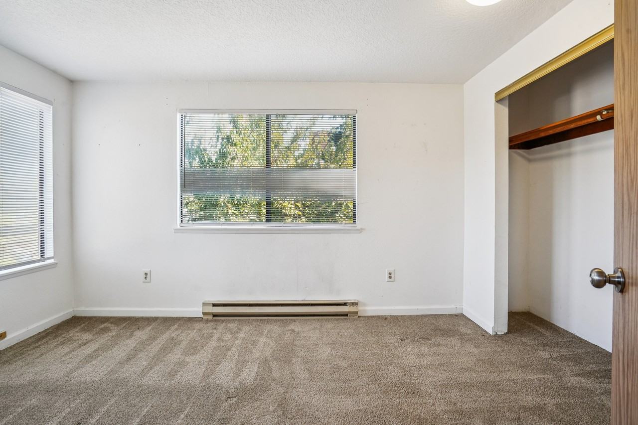 6444 Southeast Holgate Boulevard - Photo 6 of 19