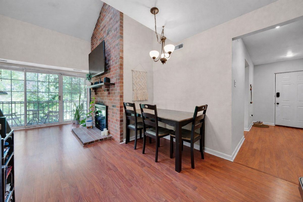 510 Deer Run - Photo 2 of 21