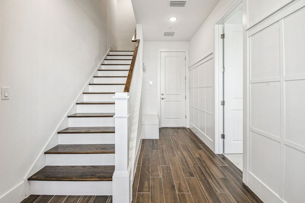 1951 Risby Aly - Photo 4 of 36